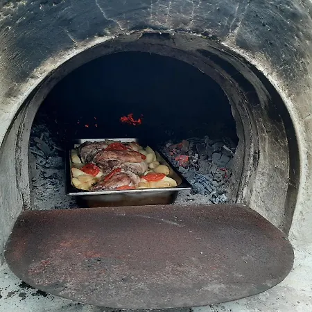 Eleni's * Apsziú