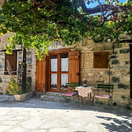 Eleni's * Apsziú